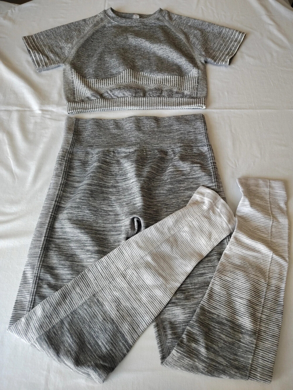 Girls Gray seamless Actwear Set- Crop top + Leggings